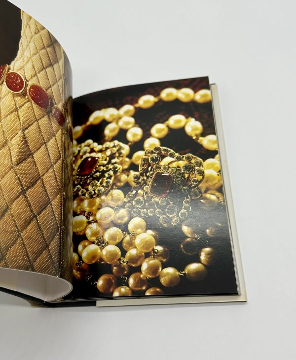 CHANEL UNIVERSE OF FASHION