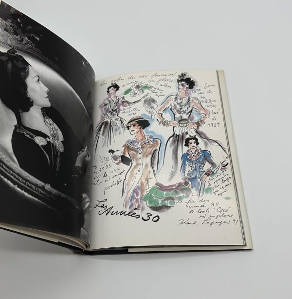 CHANEL UNIVERSE OF FASHION