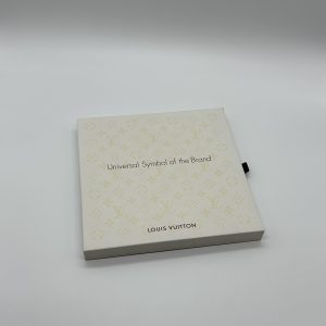 Universal Symbol of the Brand　LOUIS VUITTON　ルイ・ヴィトン　時空を超える意匠の旅