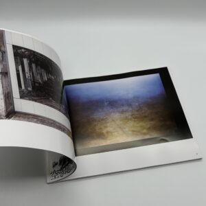 「署名入」空き地は海に背を向けている - 画像 (2)