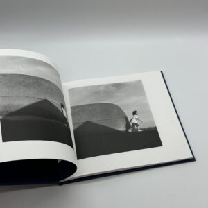 「署名入」獏は夢で泳ぐ - 画像 (2)