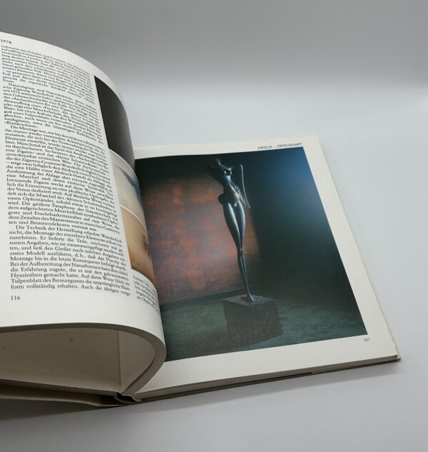 SKULPTURE UND OBJEKTE