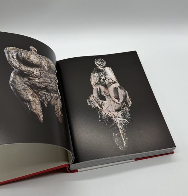 Shaping the World　Sculpture From Prehistory to Now