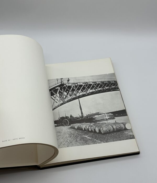 THE WORLD OF ATGET 176 PHOTOGRAPHS BY ATGET