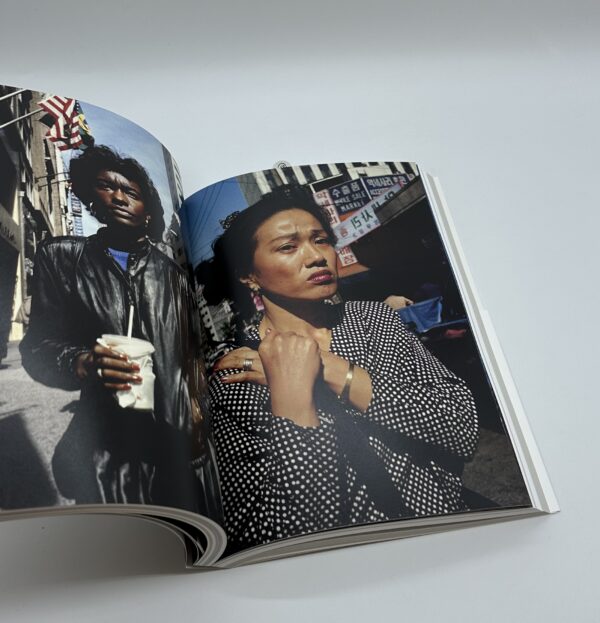 『署名入』借りた場所、借りた時間　Borrowed place, borrowed time