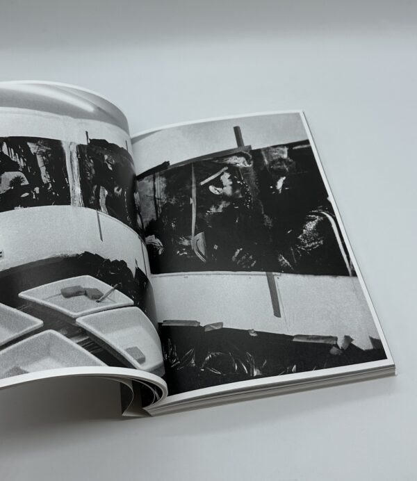 『署名入』借りた場所、借りた時間　Borrowed place, borrowed time