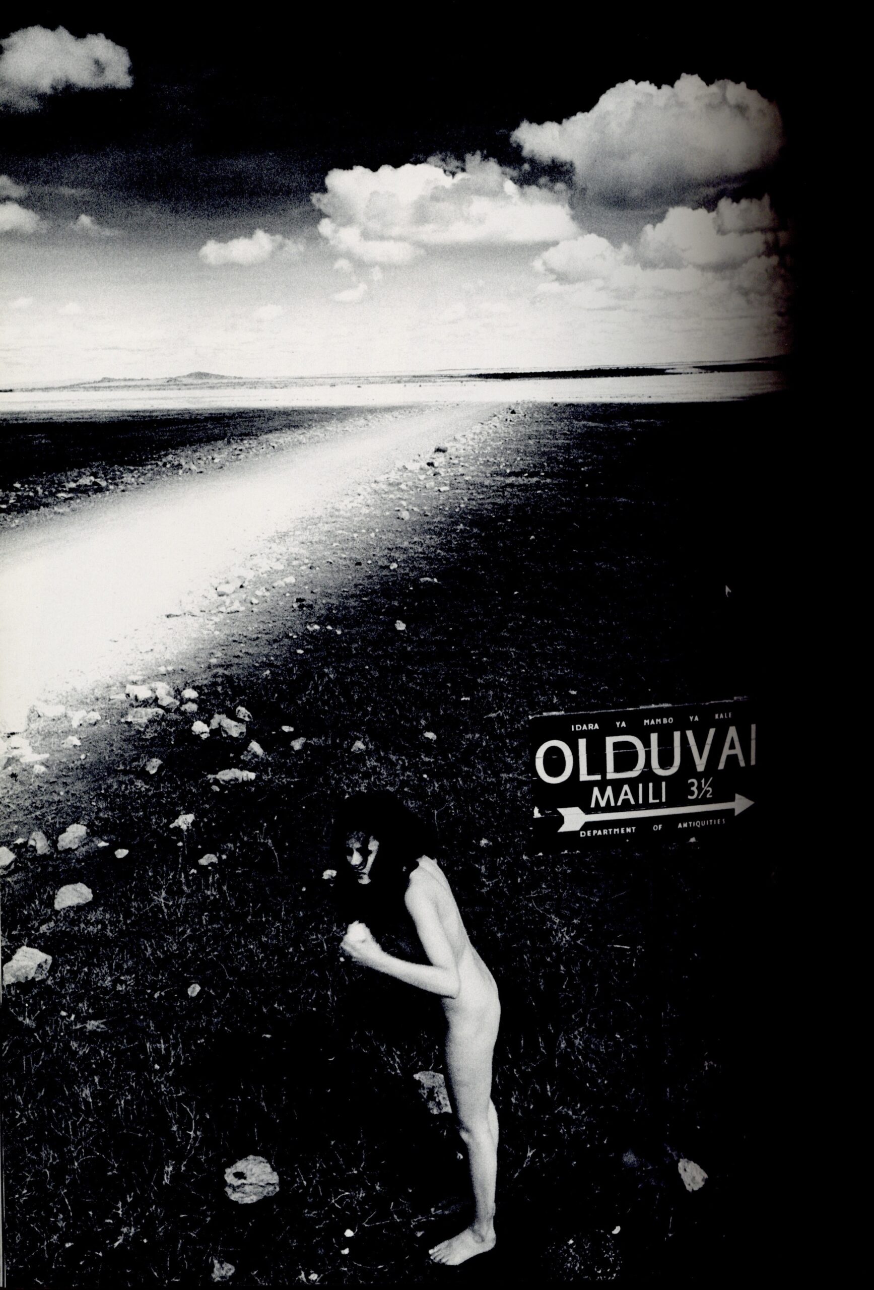 EMA Nude in Africa - 画像 (4)